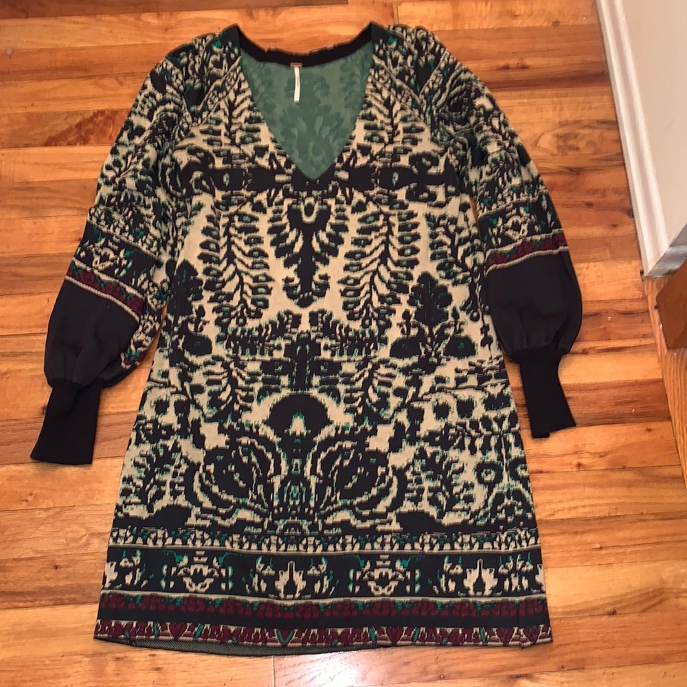 Free People Music and Lyrics Balloon Sleeve Printed Knit Sweater Dress! - Picture 4 of 6
